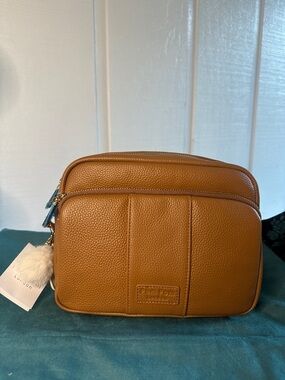 Pom Pom London Tan Brown Leather Crossbody Bag NWT Minimalist Adjustable Strap
